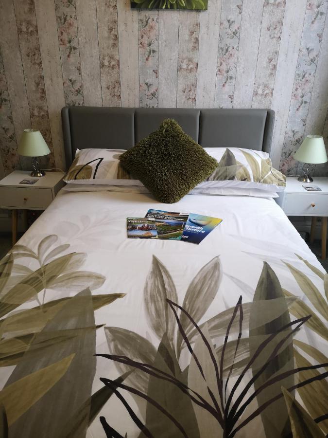 The Phoenix Guest House Scarborough Buitenkant foto